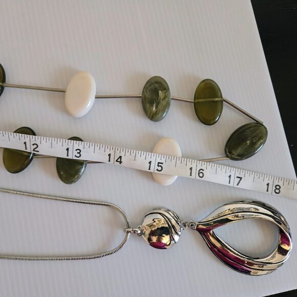 Bundle of THREE silver artisan necklaces - Picture 8 of 9